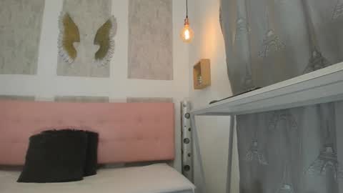 Snapshot of zhamira_21 chatting on March 15, 8:04 pm ZHAMIRA ANDRES online show from March 15, 8:04 pm
