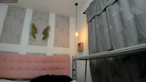 Snapshot of zhamira_21 chatting on April 5, 7:55 pm ZHAMIRA ANDRES online show from April 5, 7:55 pm
