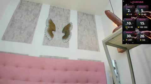 Snapshot of zhamira_21 chatting on April 21, 10:34 pm ZHAMIRA ANDRES online show from April 21, 10:34 pm