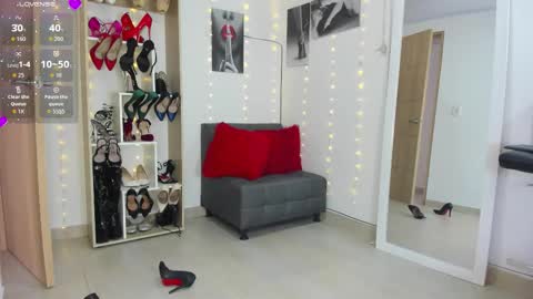 Snapshot of zhara_becherovka chatting on November 8, 3:34 pm Zhara online show from November 8, 3:34 pm