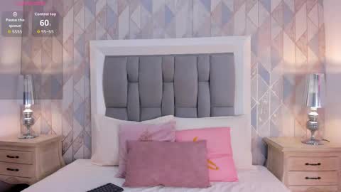zharia_lux25 online show from May 15, 11:39 am