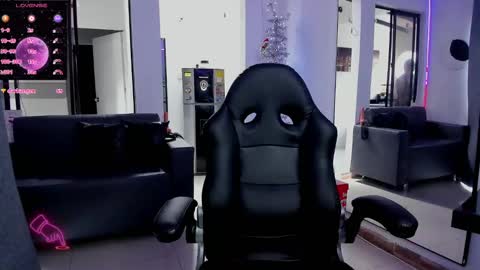 zhoestrong online show from December 12, 5:04 pm