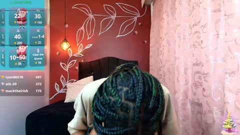 Zia Green online show from December 23, 3:33 pm