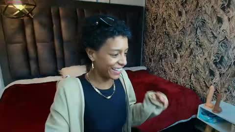 Zia Green online show from May 22, 1:17 pm