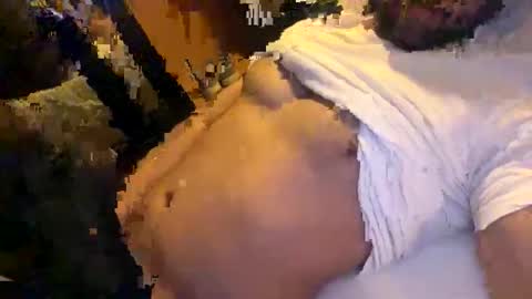 Snapshot of ziadzizi6677 chatting on April 5, 5:48 am ziadzizi6677 online show from April 5, 5:48 am