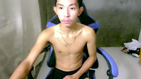 zian_smithx online show from May 6, 2:22 pm