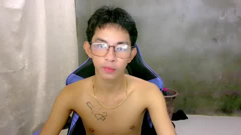 zian_smithx online show from May 8, 11:59 am