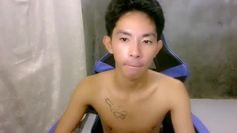zian_smithx online show from May 10, 4:56 pm
