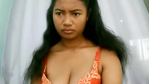 Snapshot of zina479102 chatting on March 15, 4:29 am elly online show from March 15, 4:29 am