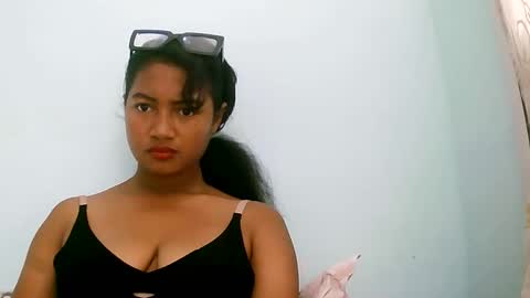 Snapshot of zina479102 chatting on March 16, 6:06 am elly online show from March 16, 6:06 am