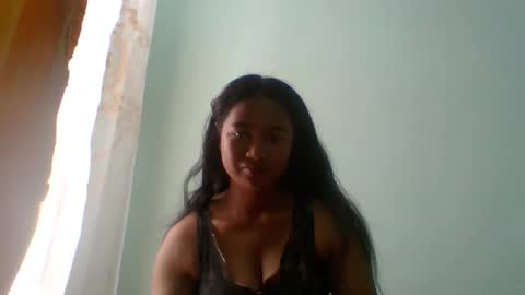 Snapshot of zina479102 chatting on March 30, 5:08 am elly online show from March 30, 5:08 am