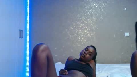 Zinadine online show from March 31, 6:19 pm