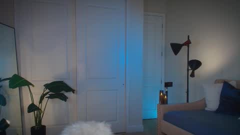 Snapshot of zlicious chatting on September 25, 10:24 pm Zara Join next live at 5PM EST online show from September 25, 10:24 pm