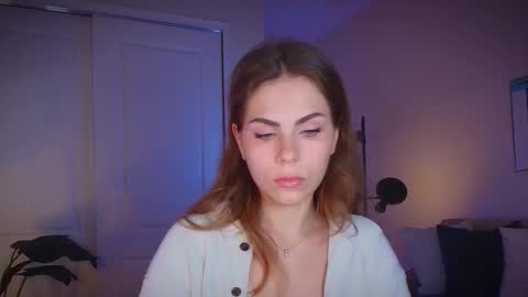 Snapshot of zlicious chatting on October 27, 9:41 pm Zara Join next live at 5PM EST online show from October 27, 9:41 pm