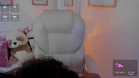 Zobe Love online show from December 15, 5:17 pm