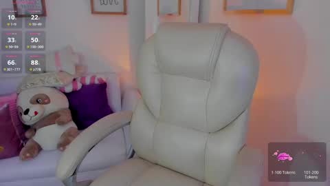 Zobe Love online show from December 22, 6:05 pm