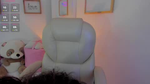 Snapshot of zobe_love chatting on April 30, 6:03 pm Zobe Love online show from April 30, 6:03 pm