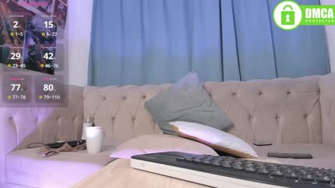 zoe_37 online show from May 10, 7:46 am