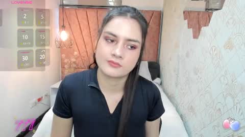 Snapshot of zoe__taylor__ chatting on June 12, 11:31 am ZOE TAYLOR online show from June 12, 11:31 am
