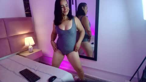 zoe_aitanaa online show from November 14, 3:00 pm
