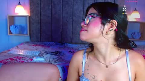 Snapshot of zoe_axel1 chatting on April 26, 6:27 pm zoe_axel1 online show from April 26, 6:27 pm