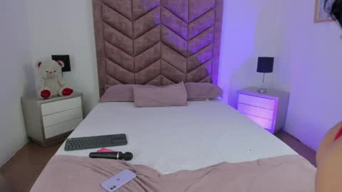 Zoe Banx online show from March 28, 8:25 am