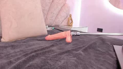 zoe_blosson online show from April 22, 2:25 am
