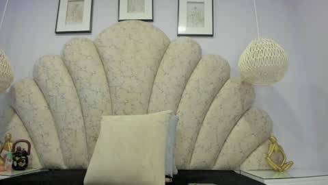 zoe_blosson online show from April 28, 2:27 am