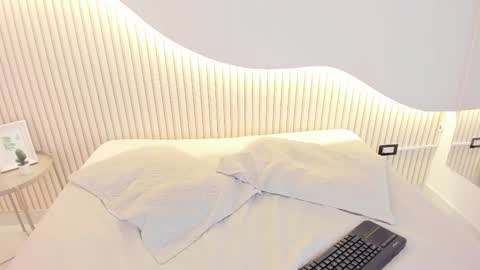 Snapshot of zoe_blunt_one chatting on March 26, 11:49 am zoe_blunt_one online show from March 26, 11:49 am