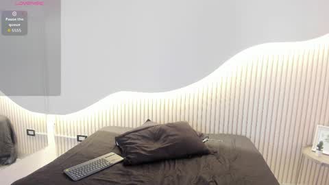 Snapshot of zoe_blunt_one chatting on March 27, 11:54 am zoe_blunt_one online show from March 27, 11:54 am