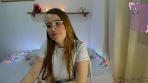 Snapshot of zoe_brk chatting on April 15, 8:31 pm zoe brk online show from April 15, 8:31 pm