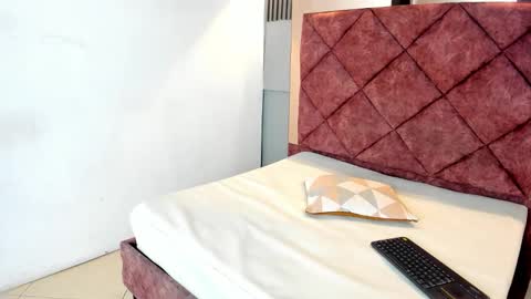 Zoe online show from February 12, 1:50 pm