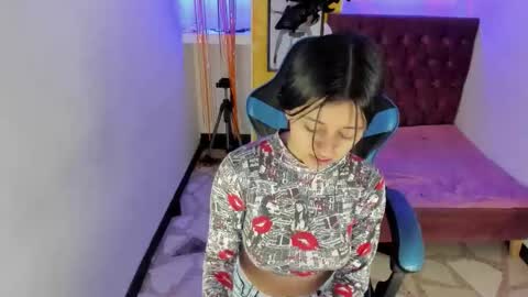 Z O E online show from October 30, 9:48 pm