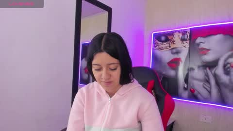 Z O E online show from January 12, 8:25 pm