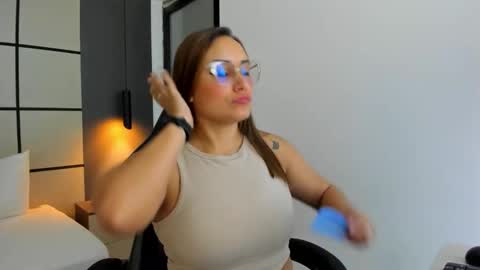 Zoe  online show from February 25, 12:37 pm