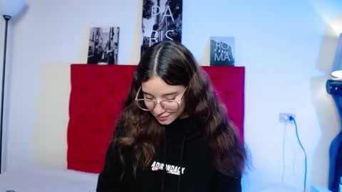 Snapshot of zoe_dear chatting on March 5, 4:58 pm zoe_dear online show from March 5, 4:58 pm