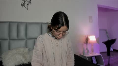Snapshot of zoe_dear chatting on March 27, 6:51 pm zoe_dear online show from March 27, 6:51 pm