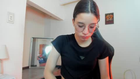 Snapshot of zoe_dear chatting on April 12, 7:08 pm zoe_dear online show from April 12, 7:08 pm