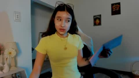 Snapshot of zoe_dear chatting on April 29, 10:27 pm zoe_dear online show from April 29, 10:27 pm