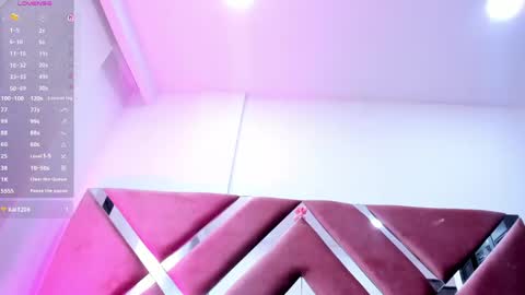 Snapshot of zoe_evaanss_ chatting on April 14, 8:26 pm zoe_evaanss_ online show from April 14, 8:26 pm