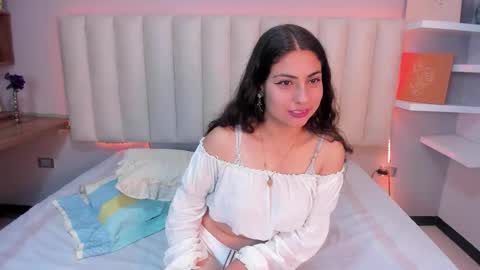 zoe_henderson online show from March 25, 3:01 am