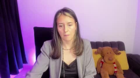 ZOE online show from February 3, 9:42 pm