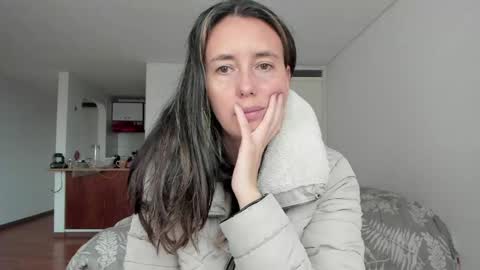 Snapshot of zoe_jeane_beker chatting on April 28, 9:53 pm ZOE online show from April 28, 9:53 pm