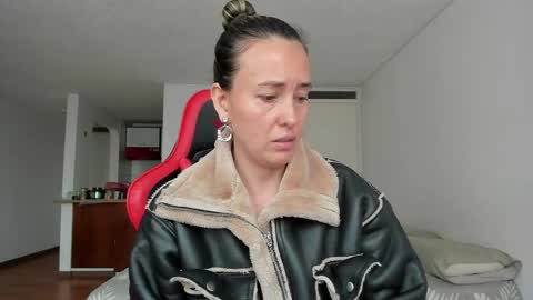 Snapshot of zoe_jeane_beker chatting on May 11, 7:55 pm ZOE online show from May 11, 7:55 pm