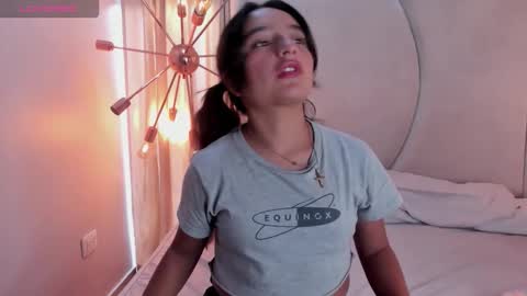 Snapshot of zoe_jonezx1 chatting on September 22, 3:36 pm zoe_jonezx1 online show from September 22, 3:36 pm