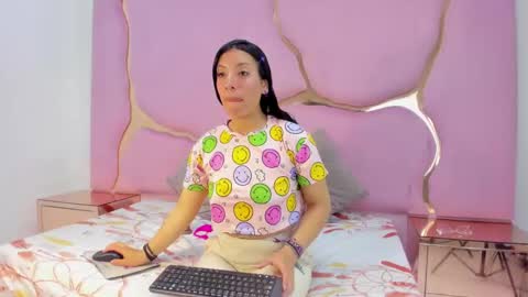 Snapshot of zoe_king19 chatting on October 7, 4:20 am zoe_king19 online show from October 7, 4:20 am