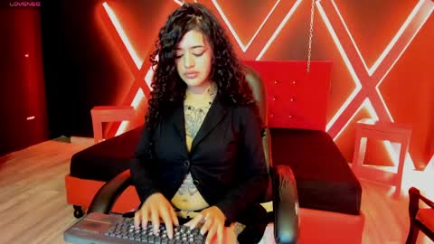 Snapshot of zoe_lara_34 chatting on April 10, 3:34 am zoe online show from April 10, 3:34 am