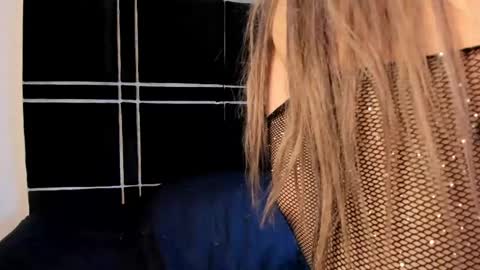 SWEET ZOE online show from May 14, 6:04 pm