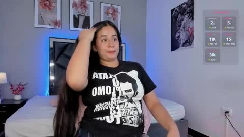 Snapshot of zoe_longhair chatting on April 4, 5:54 pm zoe_longhair online show from April 4, 5:54 pm