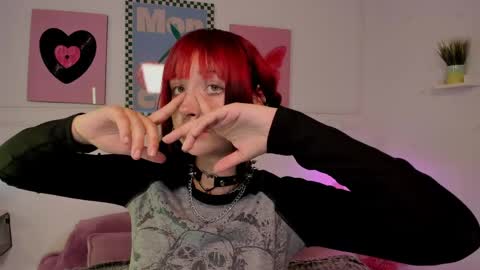 Zoe Lynch online show from May 5, 12:02 pm